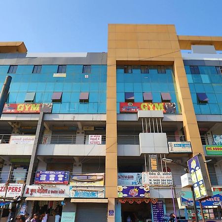 Hotel Tulip Plaza Ahmedabad Exterior foto