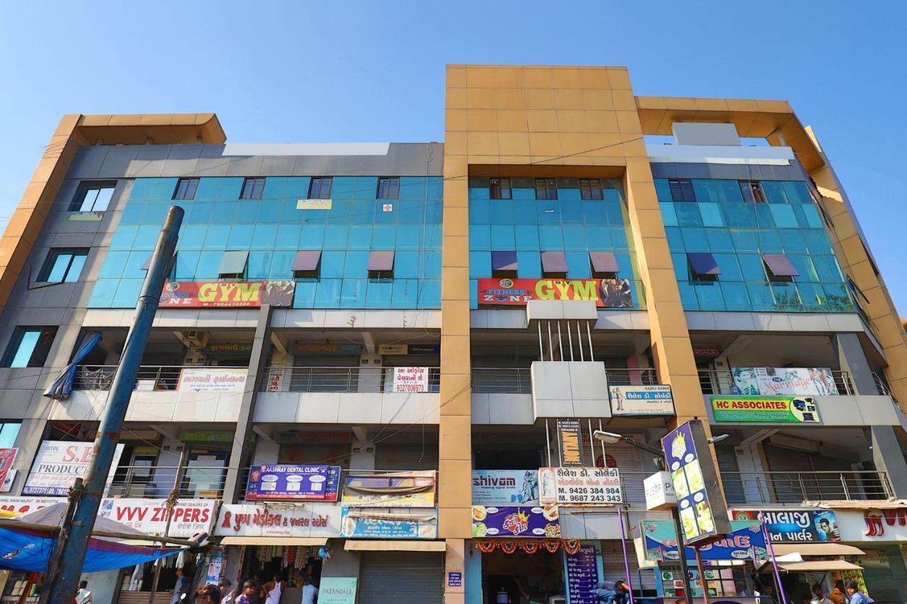 Hotel Tulip Plaza Ahmedabad Exterior foto